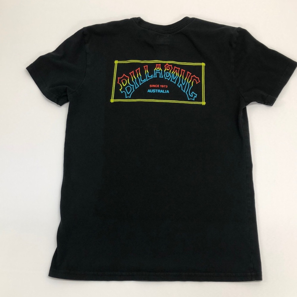 Boys Billabong Short Sleeve T-Shirt Size Medium (Tailored Fit)